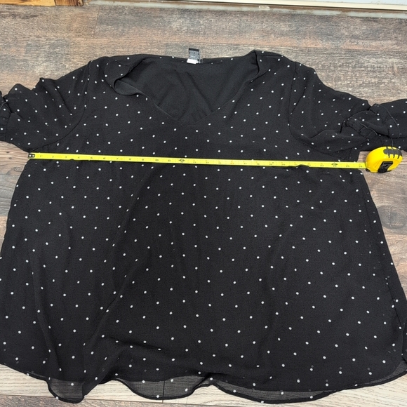 Torrid Crinkle Chiffon Tunic Top Blouse Sz 3 Long Bell Sleeves Sheer Polka Dot - Picture 12 of 16
